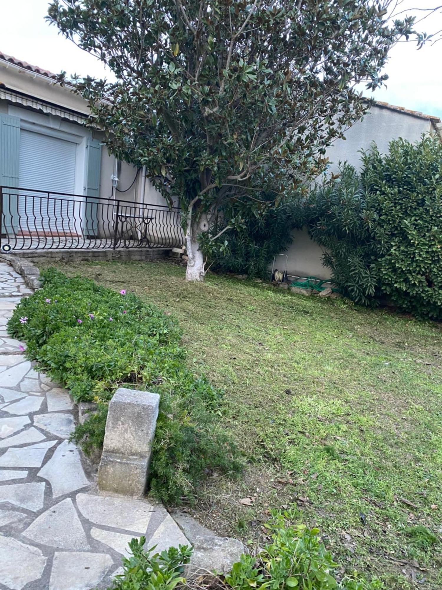 Maison Dans Village Calme อาร์ลส์ ภายนอก รูปภาพ